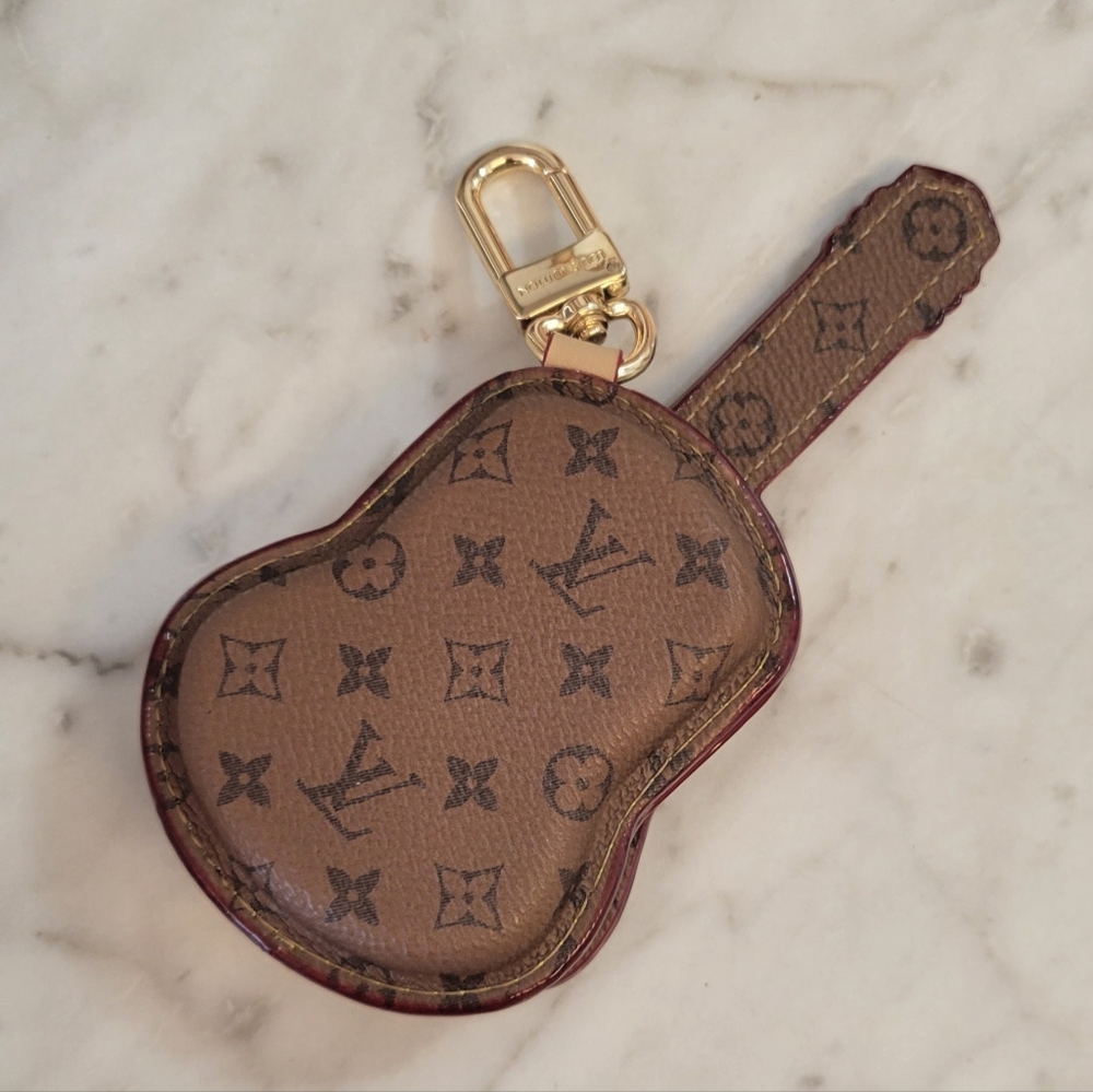 Fashion Pink & White  Guitar Key Pouch - Picture 2 of 7